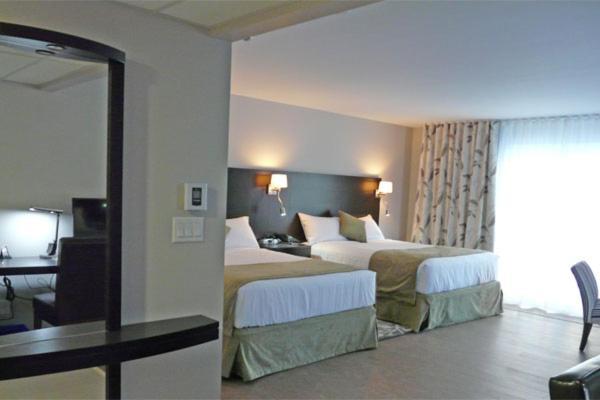 Auberge Des Gallant Rigaud Luaran gambar