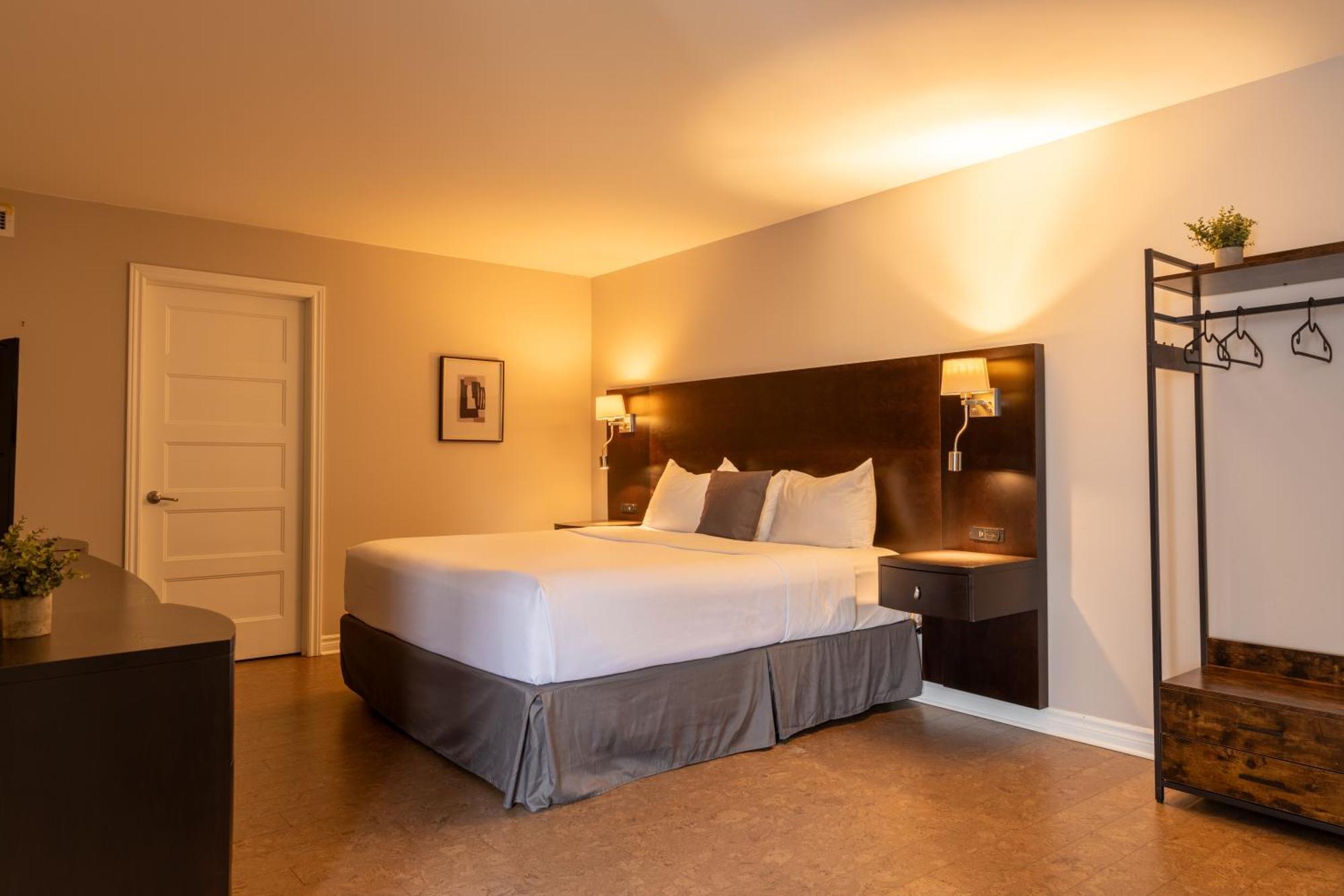 Auberge Des Gallant Rigaud Luaran gambar