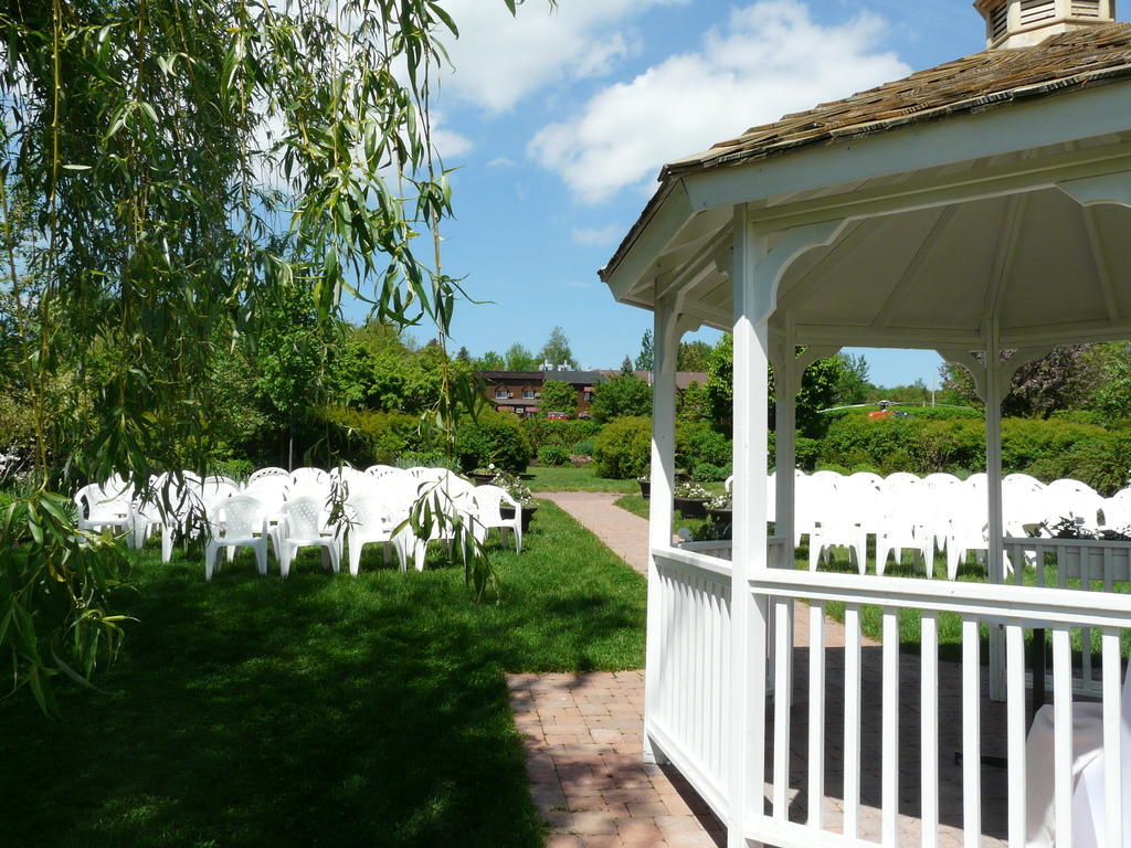 Auberge Des Gallant Rigaud Luaran gambar
