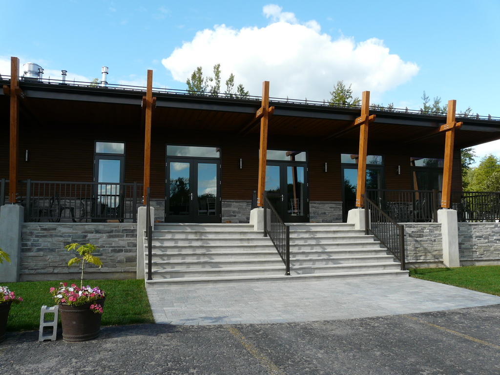 Auberge Des Gallant Rigaud Luaran gambar