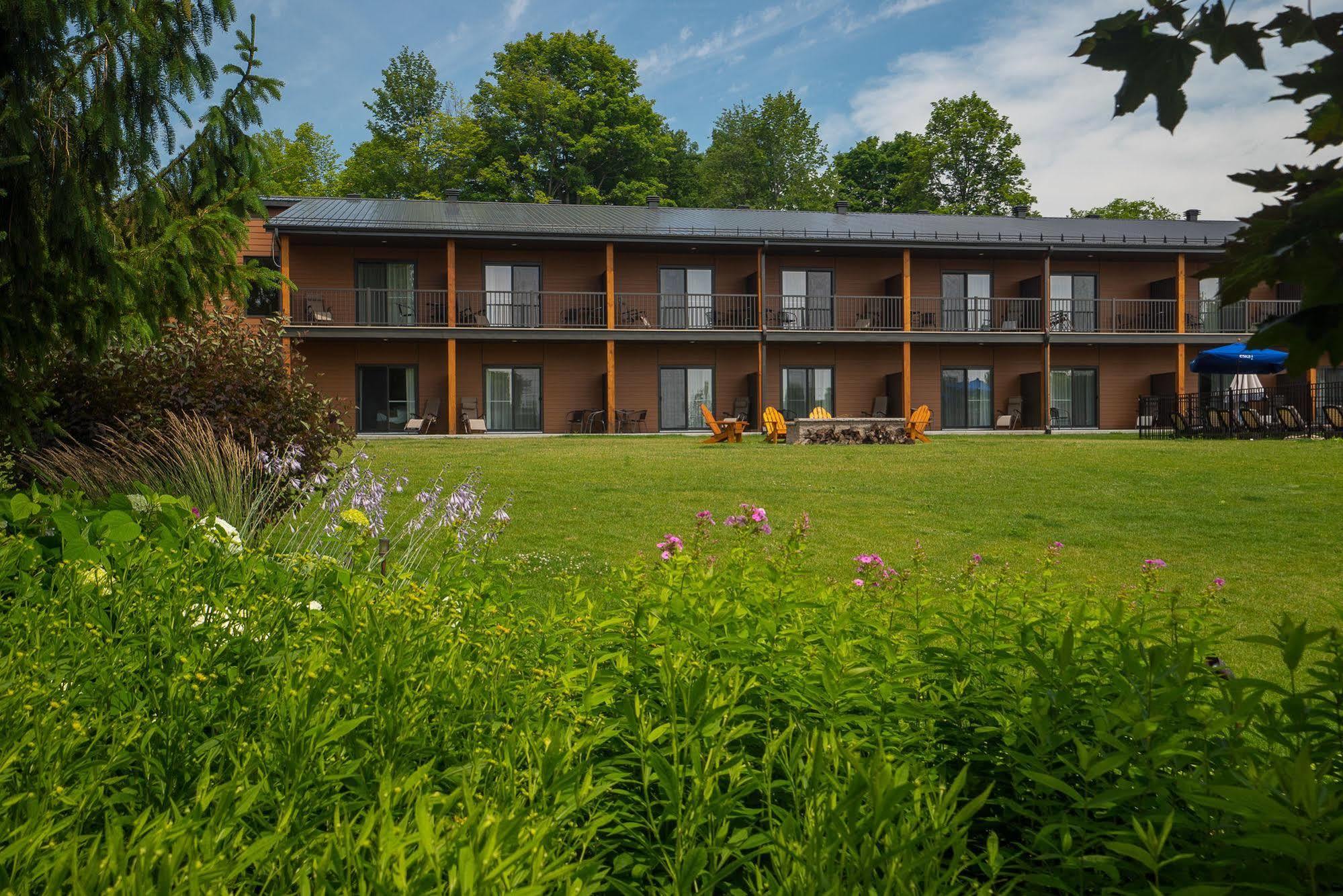 Auberge Des Gallant Rigaud Luaran gambar
