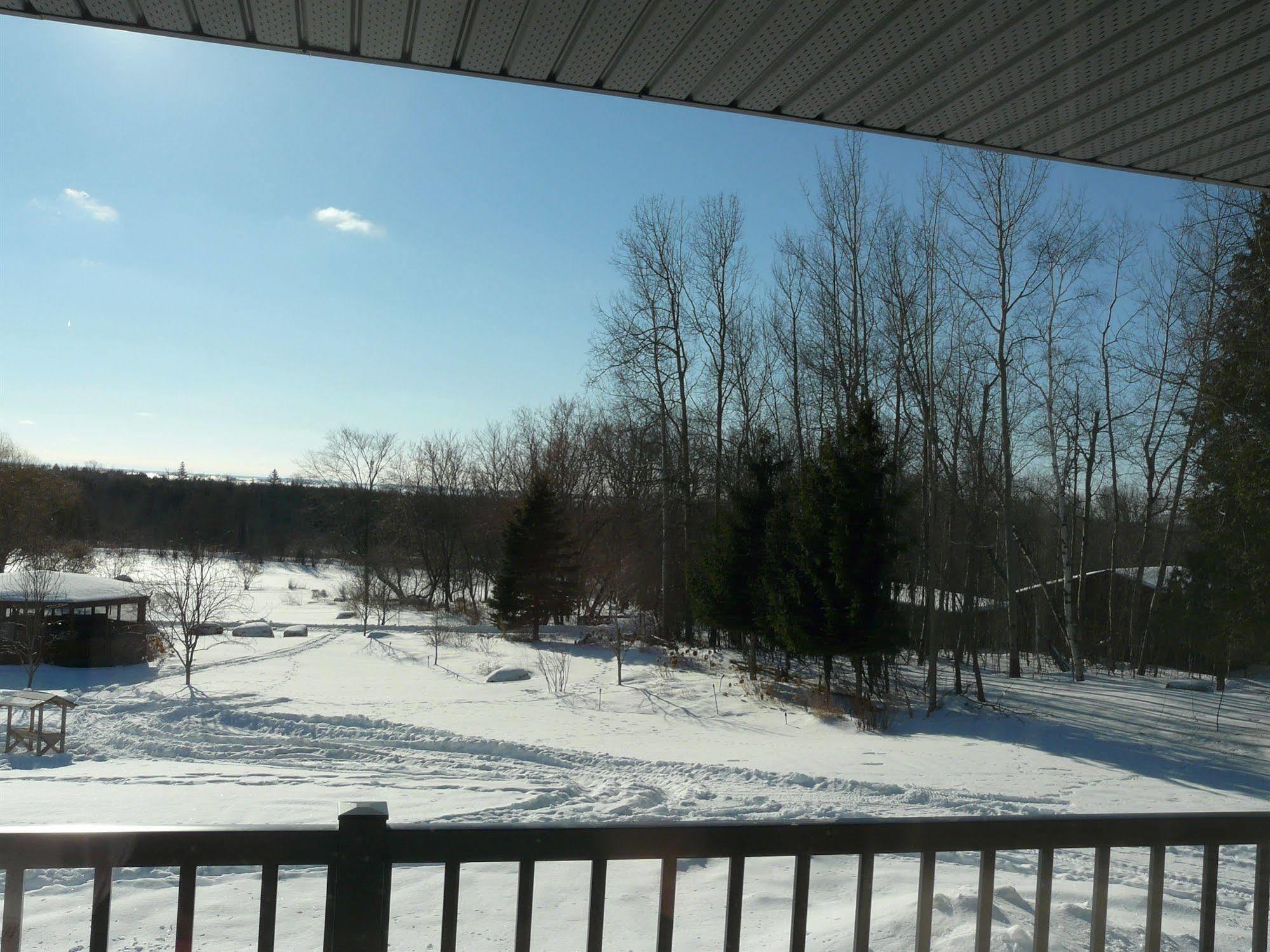 Auberge Des Gallant Rigaud Luaran gambar