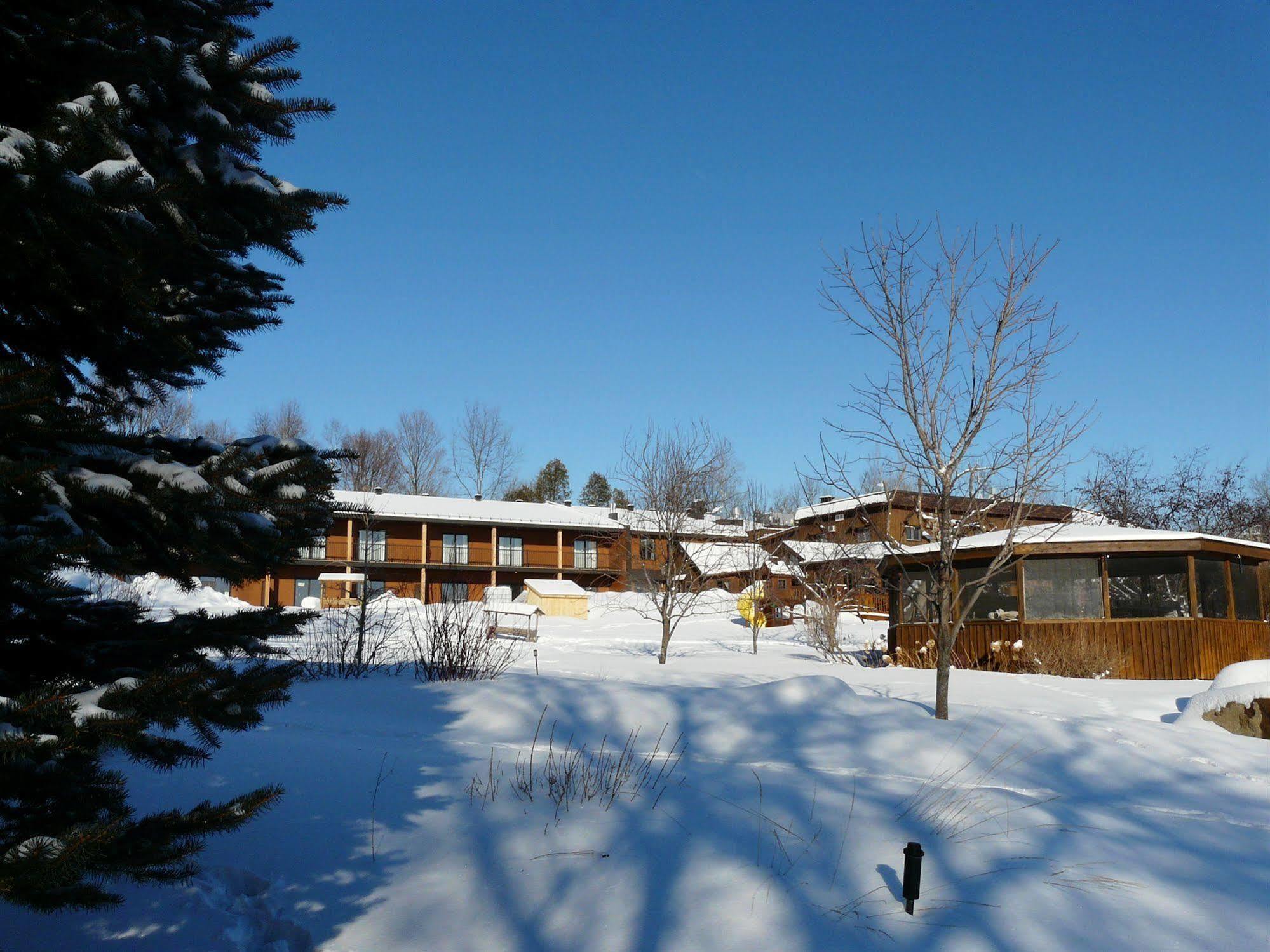 Auberge Des Gallant Rigaud Luaran gambar