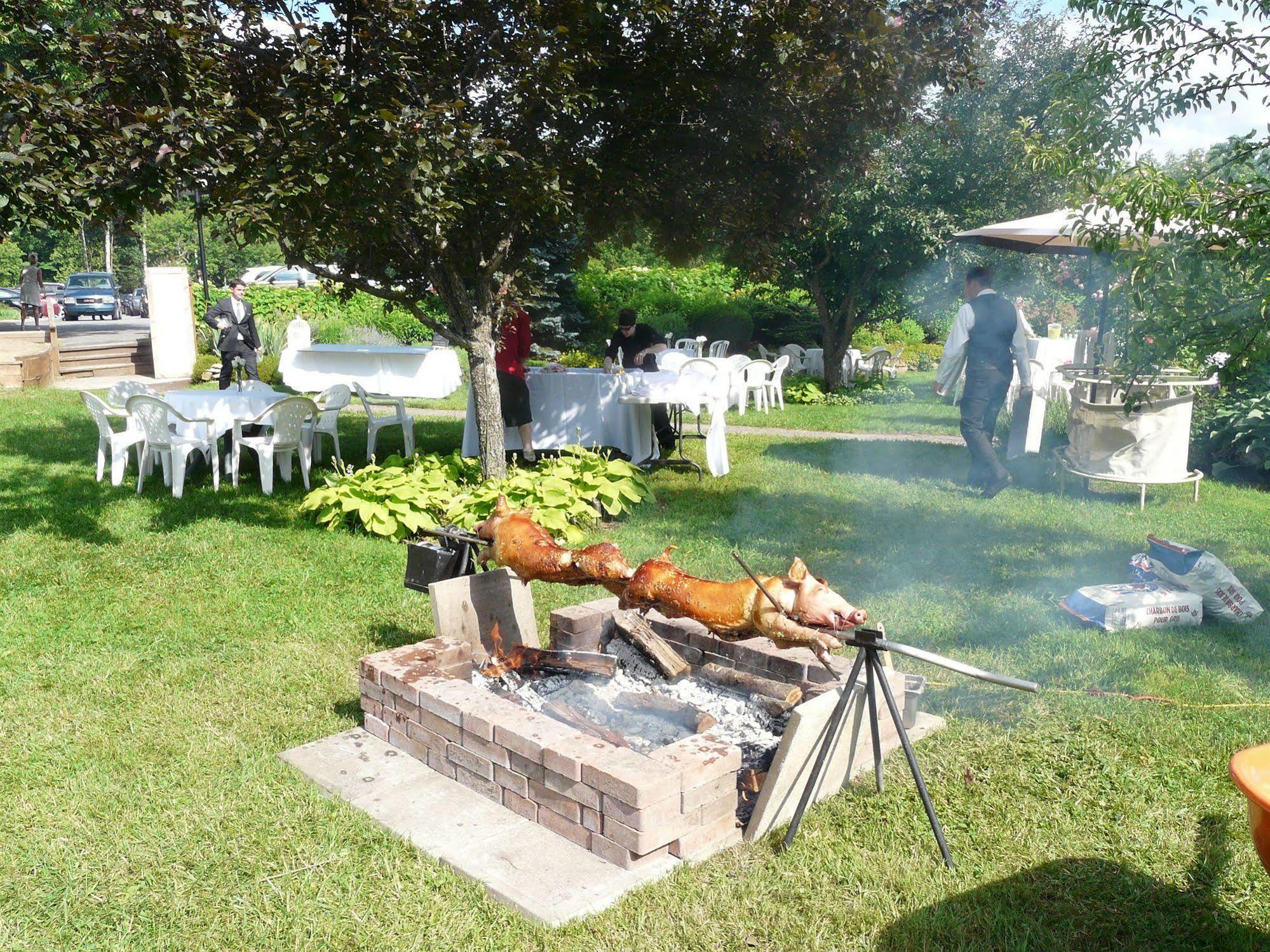 Auberge Des Gallant Rigaud Luaran gambar