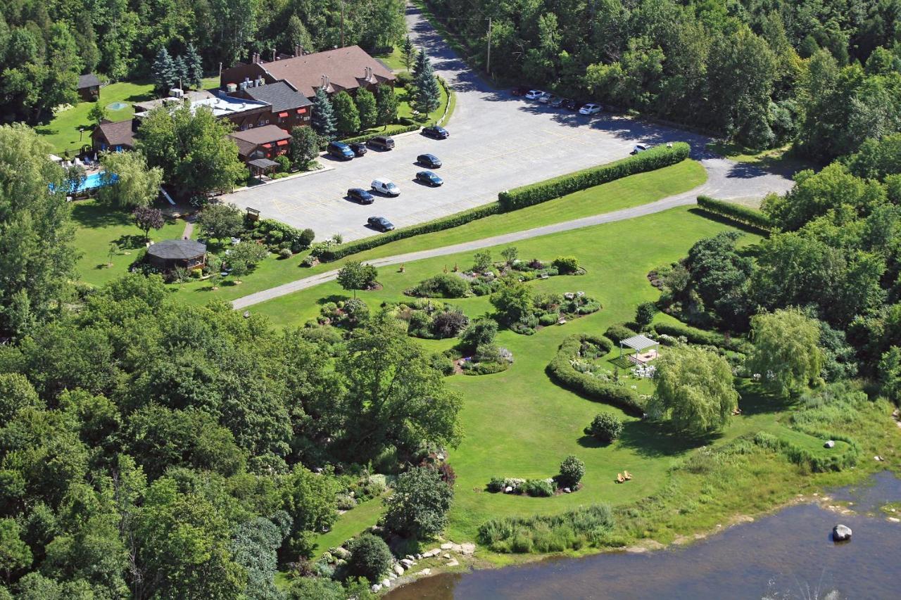 Auberge Des Gallant Rigaud Luaran gambar